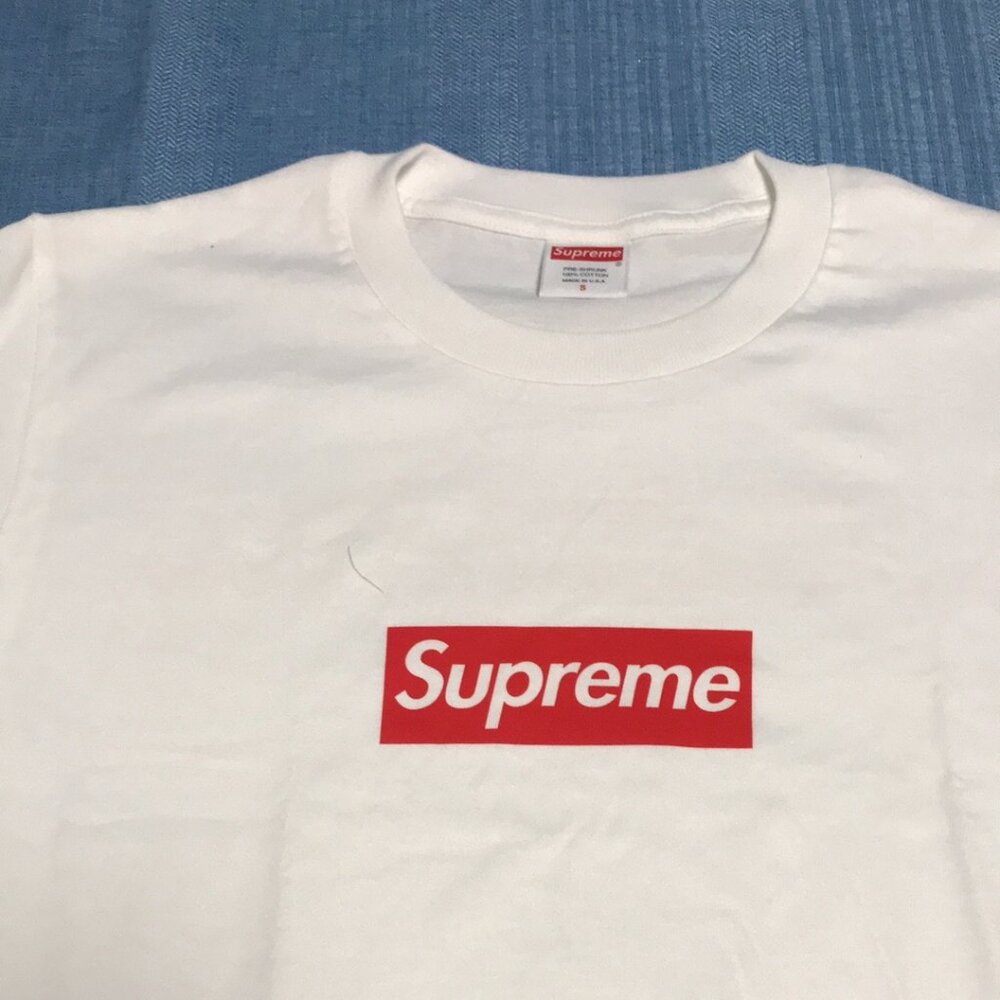Supreme Men's White and Red T-shirt - Picture 3 of 6